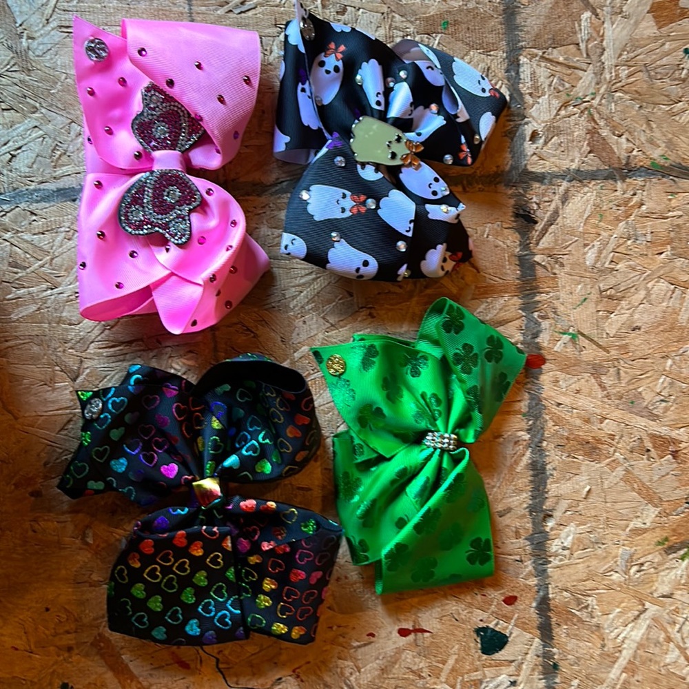 Jojo bows